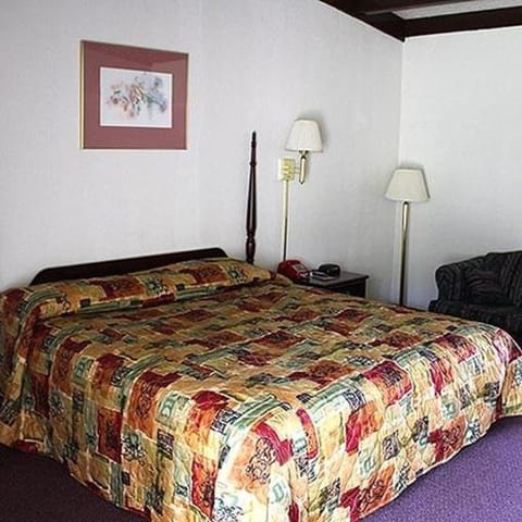 Hometown Inn Staunton Motel in Nelson County