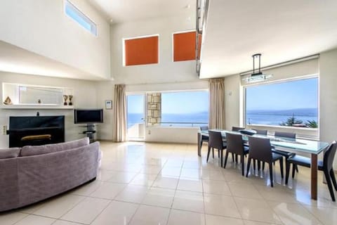 Dining area, City view, Mountain view, Sea view