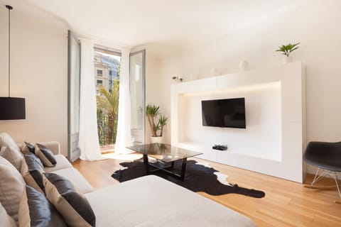 Rent Top Apartments Avenida Diagonal Condo in Barcelona