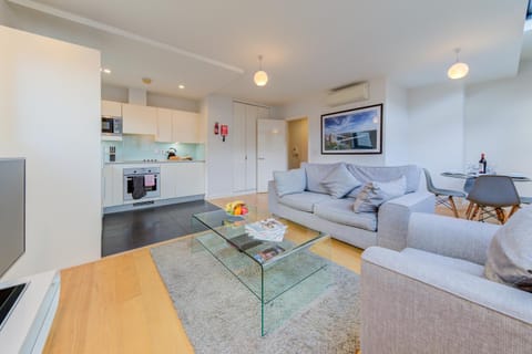 Cleyro Serviced Apartments - Finzels Reach Apartment in Bristol