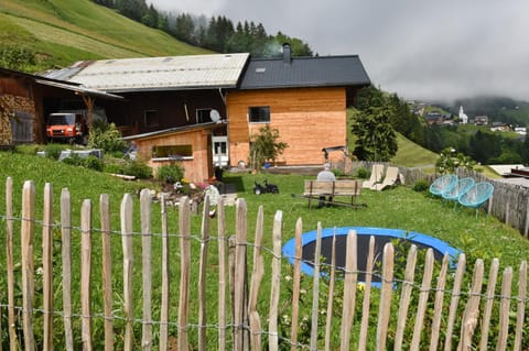 Property building, Spring, Day, Natural landscape, BBQ facilities, Garden, Decorative detail, Garden view, Mountain view, Street view