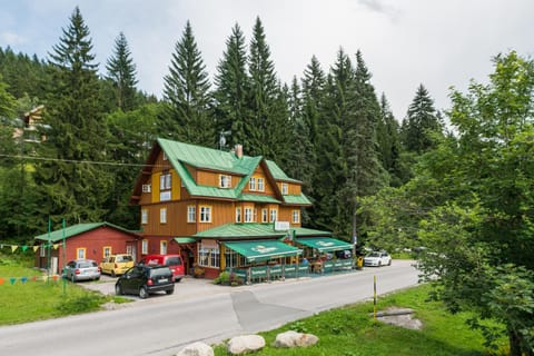 Property building, Spring, Neighbourhood, Natural landscape