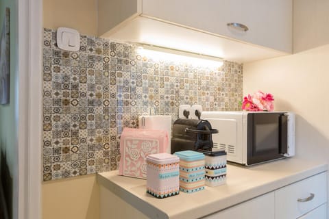 Grandma's Chic & Bright Athenian home with a Patio Apartment in Athens