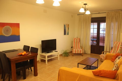 Communal lounge/ TV room, Seating area, Dining area