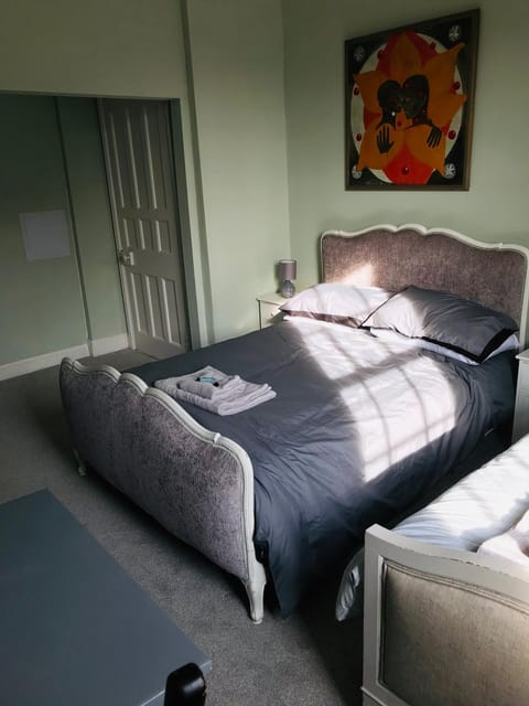 Regency Rooms Guesthouse Bed and Breakfast in Cheltenham