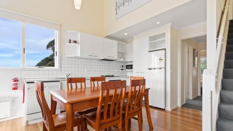 Dining area, kitchen