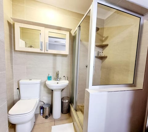 6 The Bridge Self Catering Apartment Condo in KwaZulu-Natal