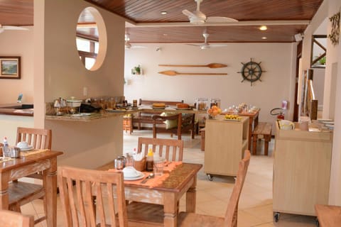 Restaurant/places to eat, Buffet breakfast