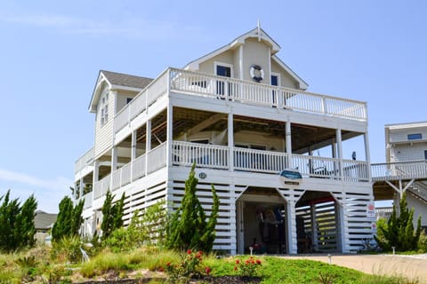 Simple Gifts by the Sea House in Duck