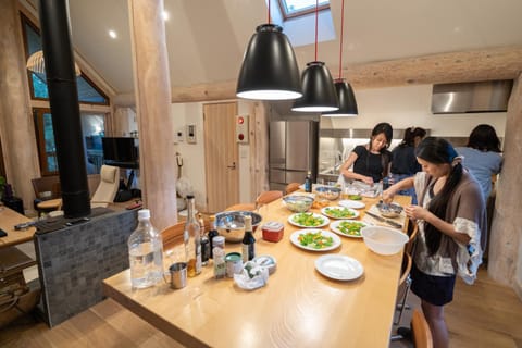 Kitchen or kitchenette, Dining area, Family