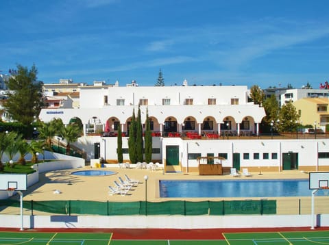 Facade/entrance, Swimming pool