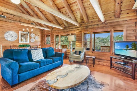Clearwater Log Home Haus in Wimberley