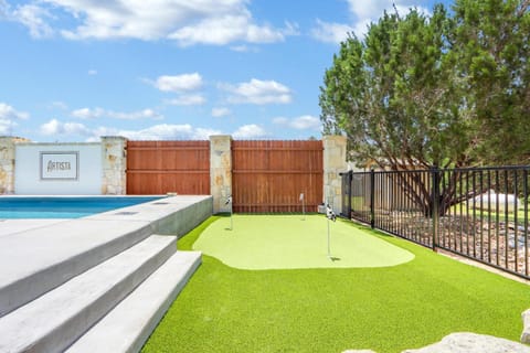 Minigolf, Swimming pool