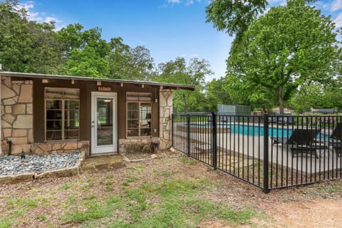 Rock House on Cypress Creek Casa in Wimberley