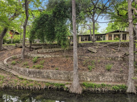 Rock House on Cypress Creek Maison in Wimberley