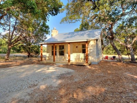 Cabins at Flite Acres-Texas Sage House in Wimberley