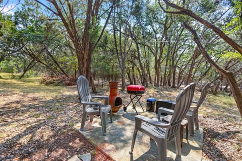 Cabins at Flite Acres - Mountain Laurel Cabin in Wimberley