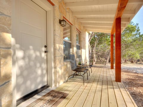 Cabins at Flite Acres-Mountain Laurel House in Wimberley