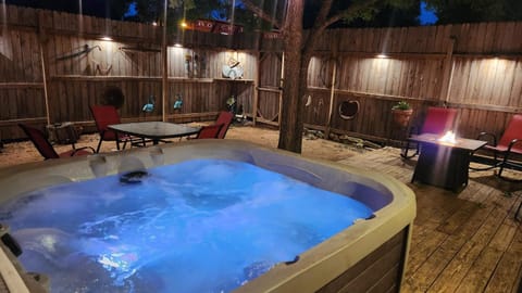 Night, Hot Tub