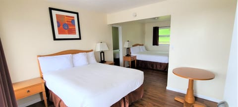 Blue Coast Inn & Suites Hotel in Brookings