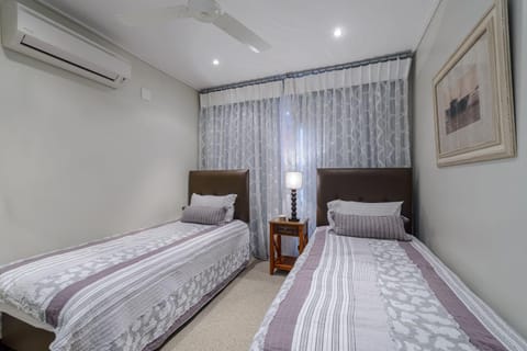 Bedroom, air conditioner