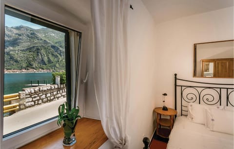 Lovely Home In Kotor With Wifi Maison in Muo