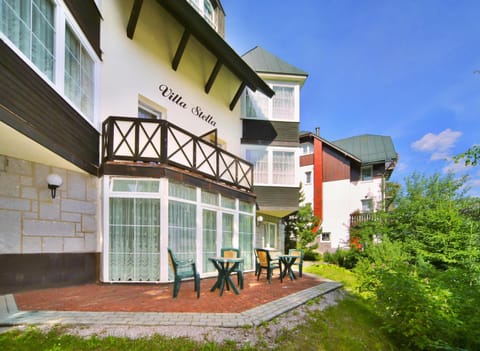 Facade/entrance, Summer, Balcony/Terrace