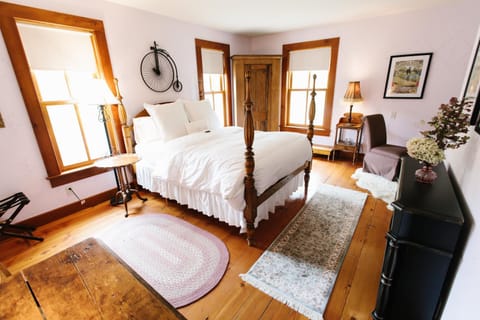 Round Barn Farm B & B Event Center Bed and Breakfast in Lake Pepin