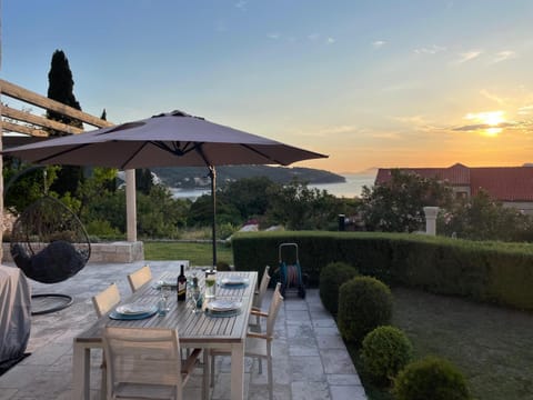 Dining area, Sea view