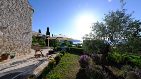 Charming Sea View "Villa Divine" - 2min from the sea House in Lopud