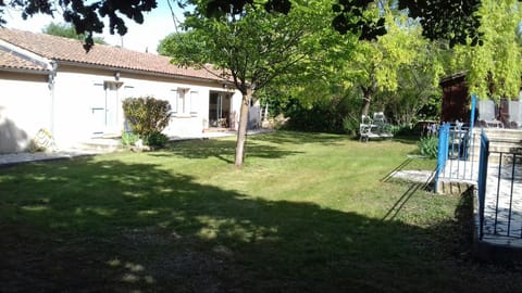 UN COIN DE PROVENCE ,LA Maison D'ANTOINE Casa in Pernes-les-Fontaines