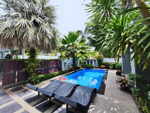 Baan Santhiya Private Pool Villas - FREE Tuk-Tuk Service to the Beach! Villa in Krabi Changwat