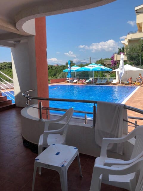 Pool view, Swimming pool