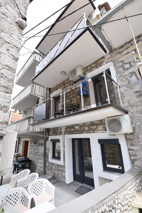 House by The Sea House in Kotor Municipality