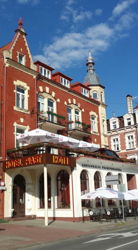 Property building, Facade/entrance