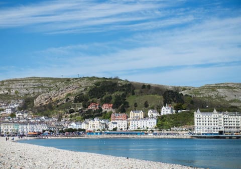 The Clovelly Bed and Breakfast in Llandudno