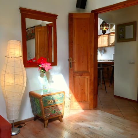 TV and multimedia, Kitchen or kitchenette, Living room, Photo of the whole room, Decorative detail, Dining area