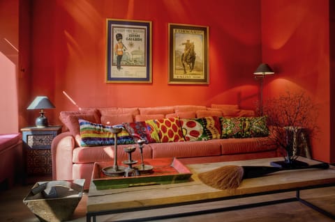 Living room, Decorative detail, Seating area