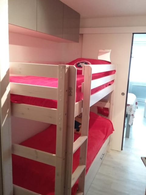 bunk bed