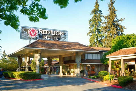 Red Lion Hotel Bellevue Hotel in Bellevue
