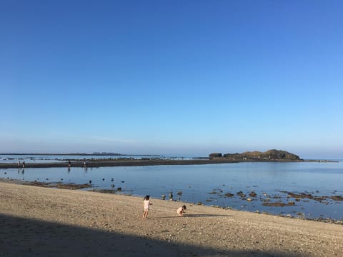 Nearby landmark, Natural landscape, Beach