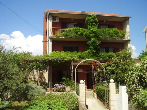 Facade/entrance, City view, Sea view