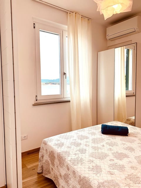 Bedroom, Sea view