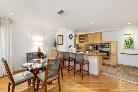 Dining area, kitchen