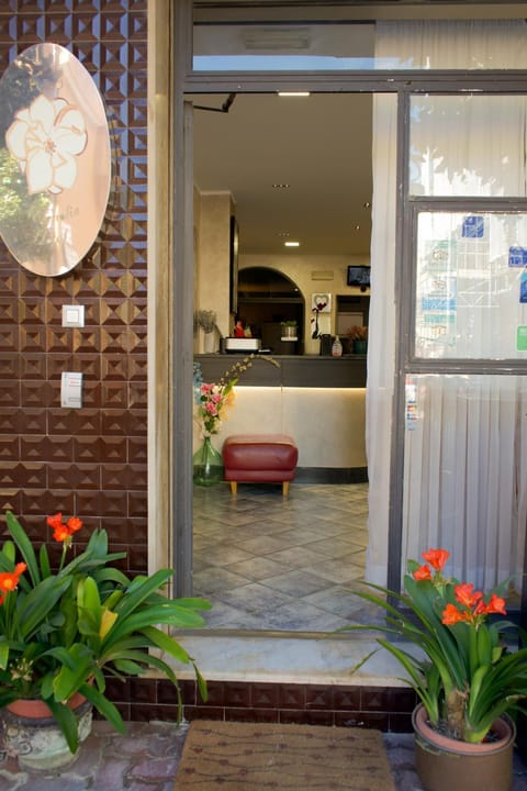 Facade/entrance