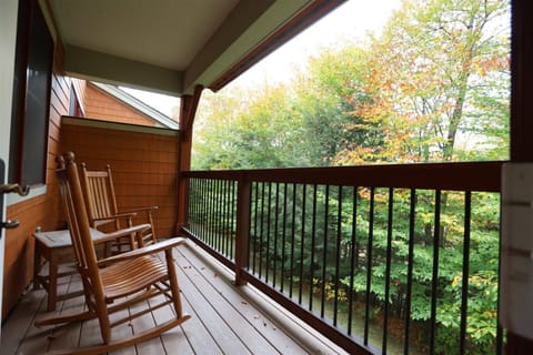 Enjoy Fall Foliage At The Base Of South Peak Loon Mountain! - Rs1hl Condominio in Woodstock