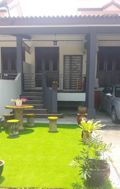 TeratakMuslim H'H Maison in Malacca