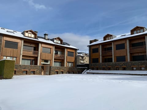 Property building, Winter, Garden