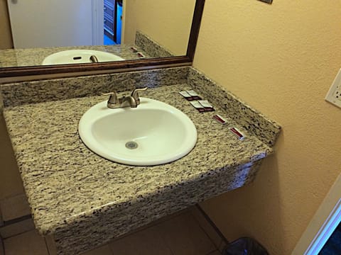 Bathroom, View (from property/room), Photo of the whole room, Decorative detail, Decorative detail