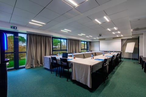 Meeting/conference room